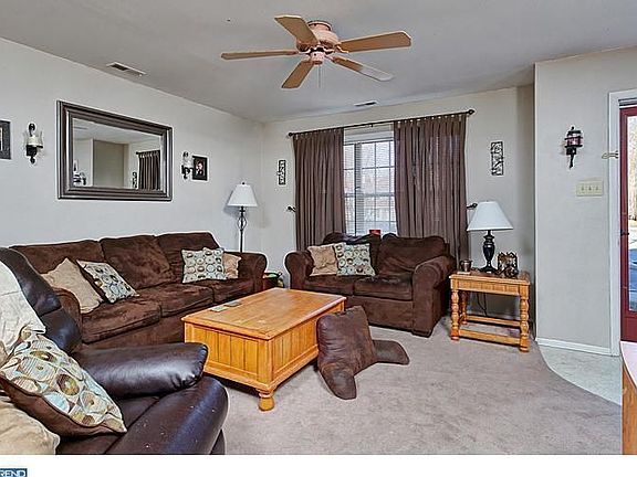 3rd image of 504 Essex Ct #504
