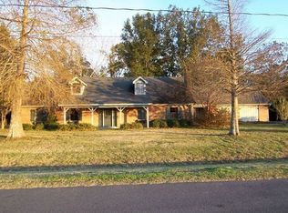 348 Peltier Dr, Raceland, LA 70394