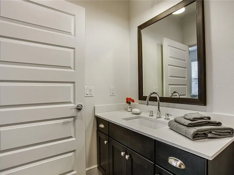 2500 State St #1112 — Photo 9