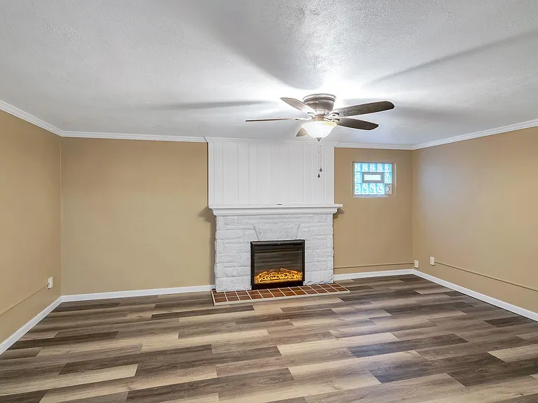 2886 Temple Ave — Photo 23