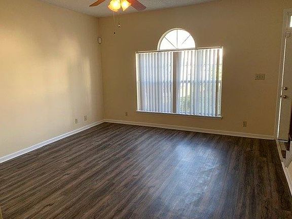 3rd image of 218 Cape Point Ln #B