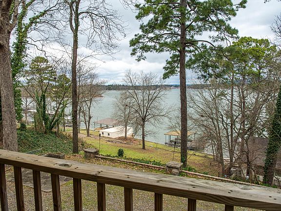 4th image of 100 Hamilton Oaks Dr