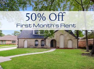 2 Queens Ct, Conroe, TX 77304