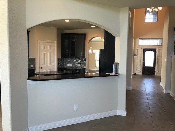 2nd image of 2211 Trocadero Ln