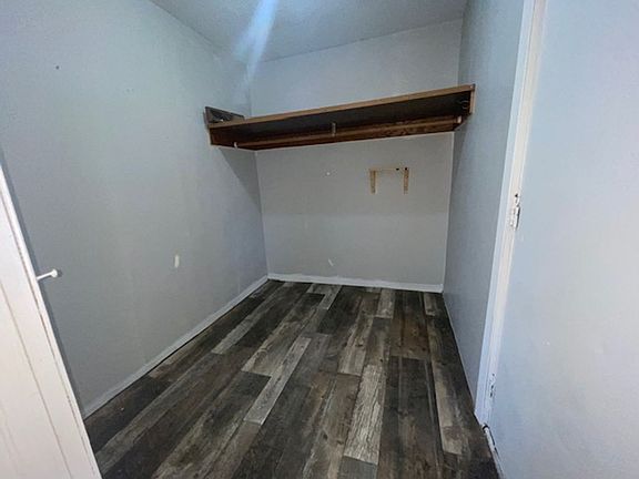 5th image of 713 S Duluth Ave