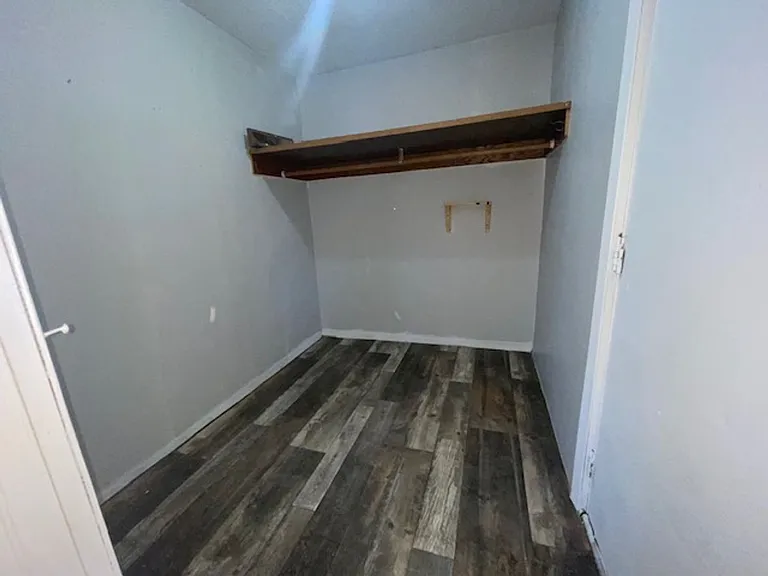 713 S Duluth Ave — Photo 5