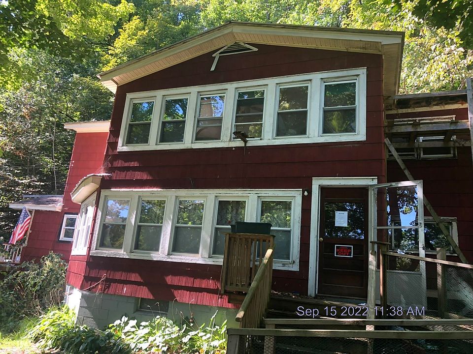 28 Hyde Street, Bellows Falls, VT 05101 Zillow