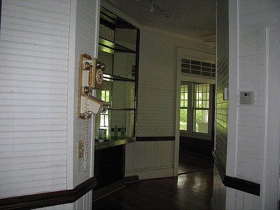 5th image of 317 E Main St