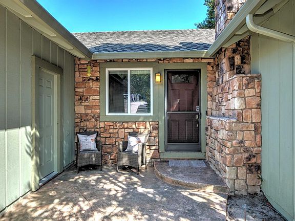 2nd image of 126 S Navarra Dr
