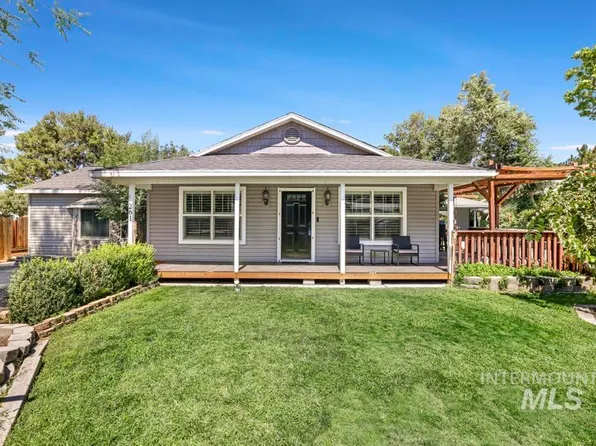 261 E North St, Hagerman, ID 83332