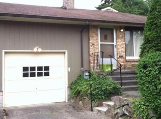 7042 23rd Ave NE, Seattle, WA 98115