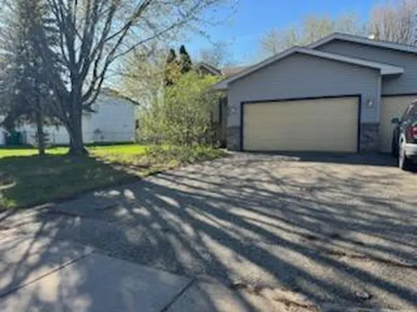 676 Joes Lake Rd SE, Cambridge, MN 55008