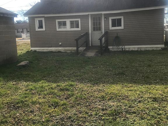 2nd image of 114 W Milby St