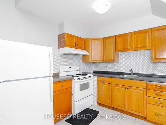3rd image of 6294 Ash St