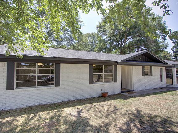 5th image of 104 E Greenfield Dr