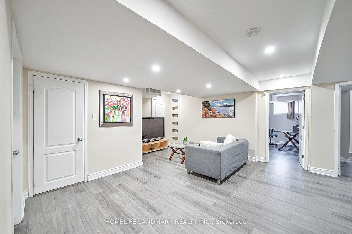 Building Photo - 6 Stonebridge Blvd #BASEMENT