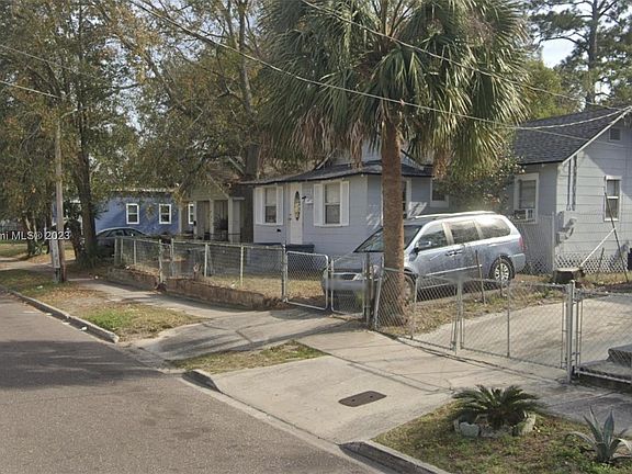 3rd image of 1572 W 36th St