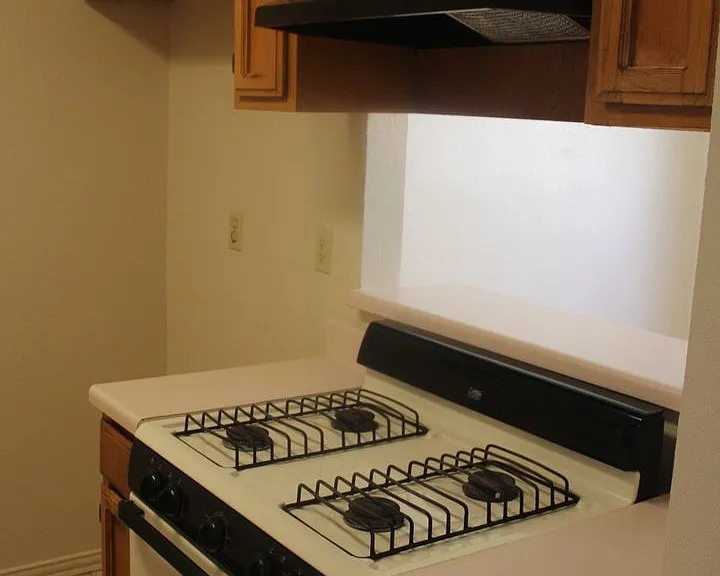 10936 Whitehall Dr — Photo 6