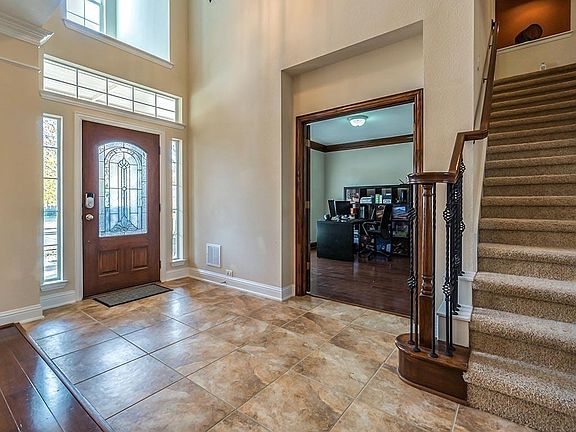 4th image of 2672 Waters Edge Dr