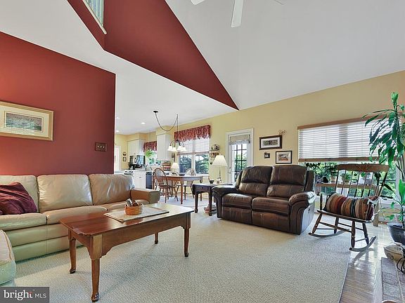 4th image of 3320 Nicholas Ct