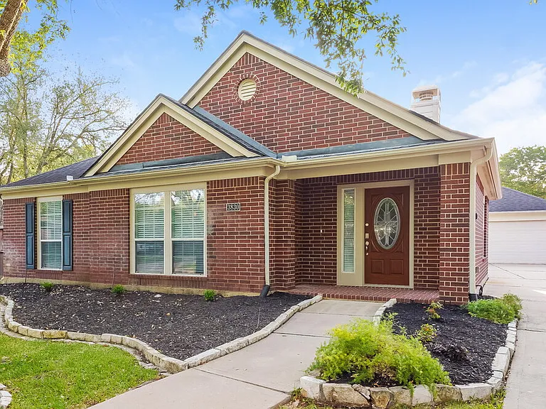 3830 Lake Ballinger Ln — Photo 1