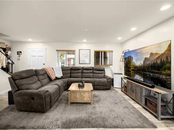 19901 Burnley Ln, Huntington Beach, CA 92646