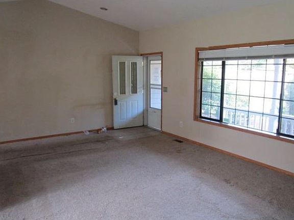 5th image of 11908 121st Street Ct E