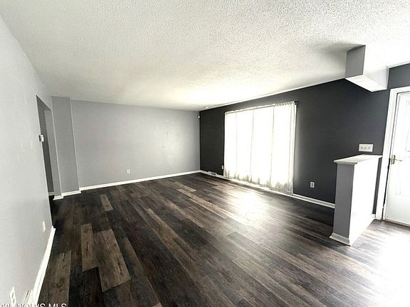 4th image of 834 Gribbin Ln #1