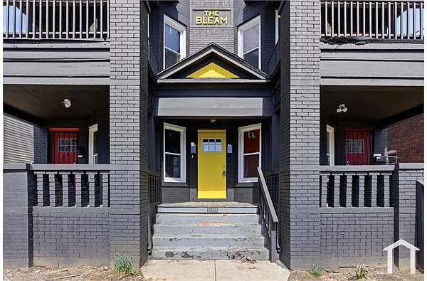 Building Photo - 10303 Kempton Ave #UP