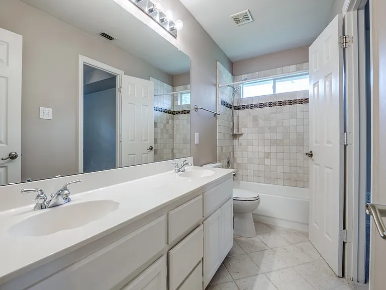 6428 Glenhollow Dr — Photo 25