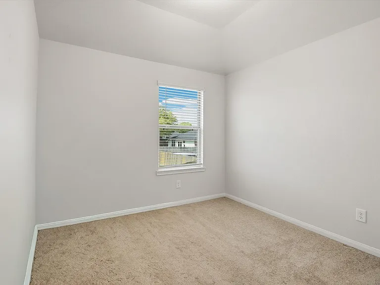 1228 Haverford Ln — Photo 26