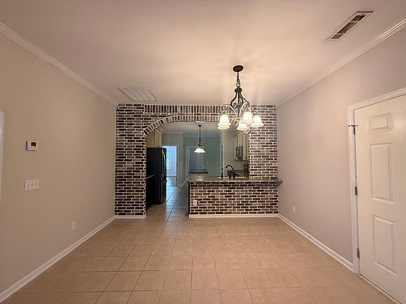 5th image of 22 Breckenridge Ct