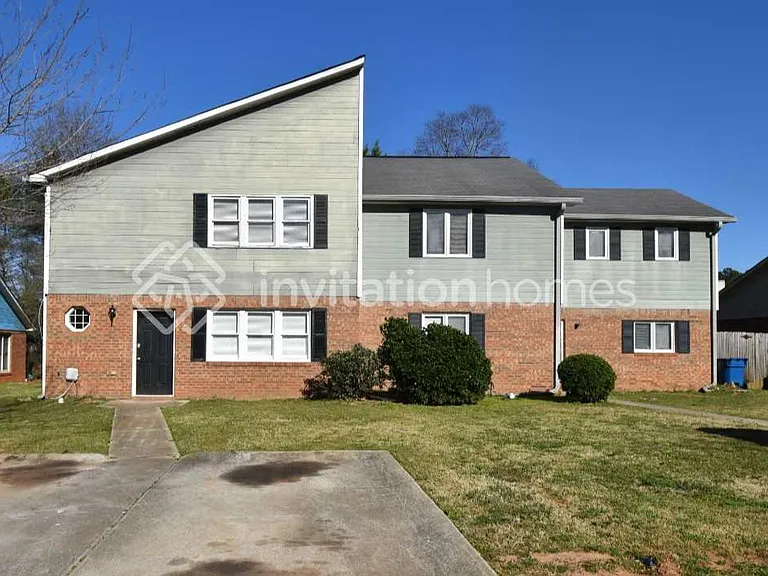 2795A Coventry Grn SE — Photo 1