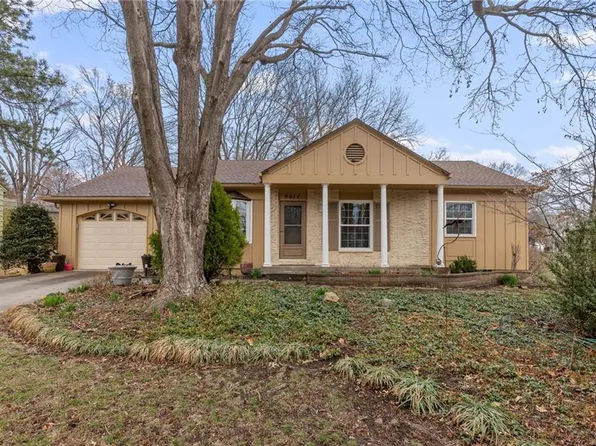 9017 Westbrooke Dr, Overland Park, KS 66212