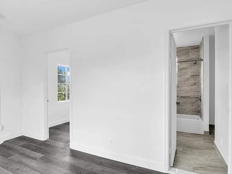 820 N Dixie Hwy #4 — Photo 8