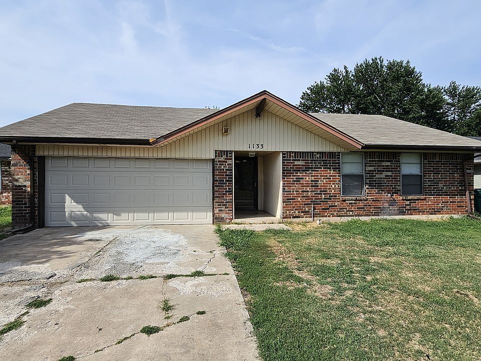 1st image of 1133 SW 77th Pl