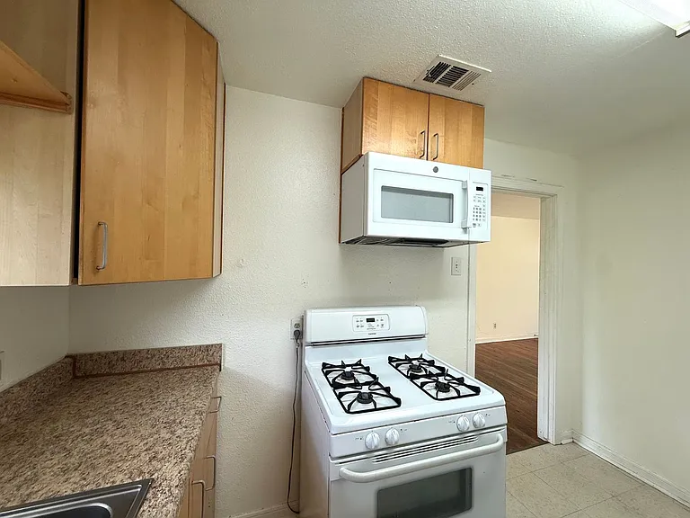 3305 Merrie Lynn Ave — Photo 7