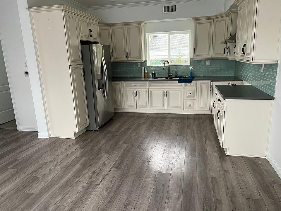 1st image of 4564 Catalpa St #1
