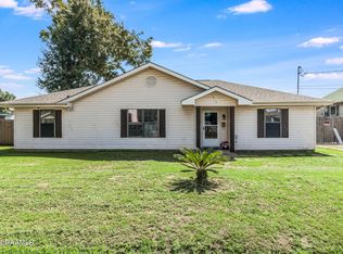 815 6th St, Rayne, LA 70578