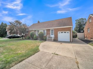 1807 Grovewood Ave, Parma, OH 44134