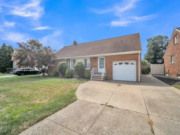 1807 Grovewood Ave, Parma, OH 44134