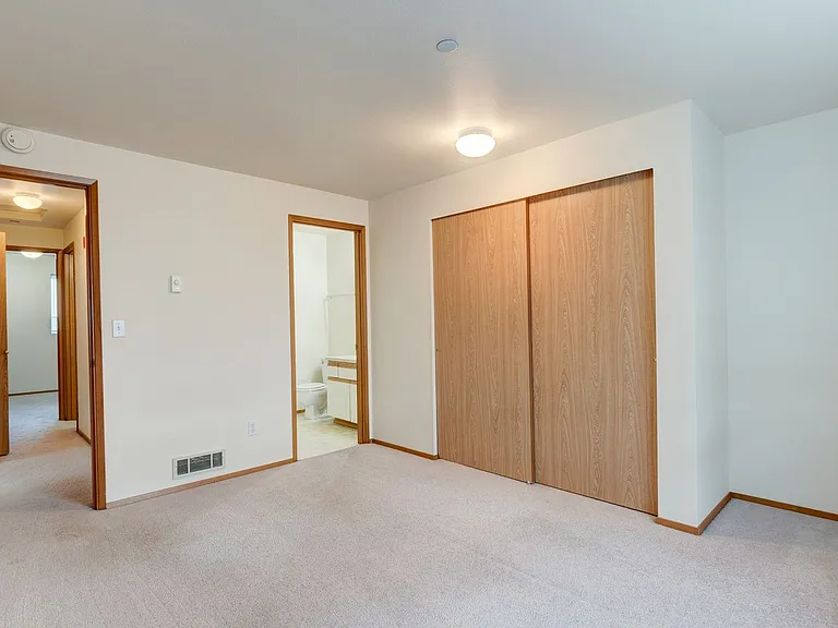 485 SW Bayshore Dr #D303 — Photo 9
