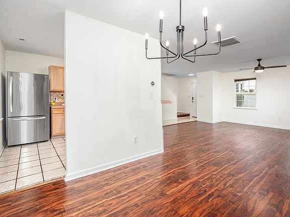 5th image of 2905 Forrestal Dr