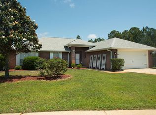 8180 Hartington Dr, Navarre, FL 32566