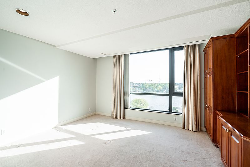 Vancouver Apartment for rent - 2 Bedrooms — photo 25