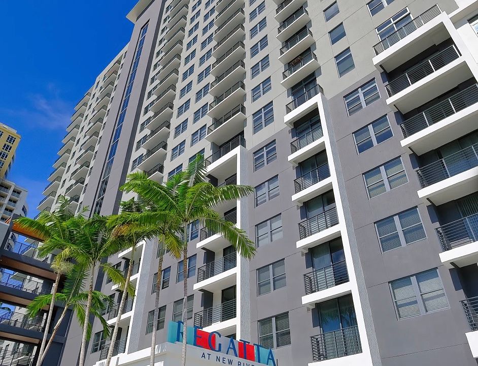 1st image of 419 SW 1st Ave #702