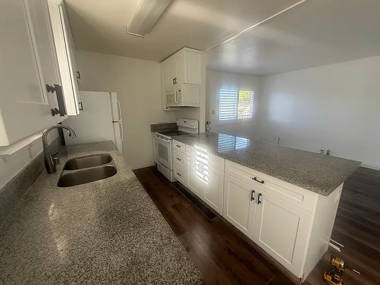 2221 Chrysler Dr #2221 — Photo 2