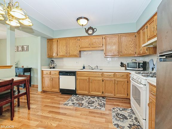 3rd image of 5820 W College Dr #2F