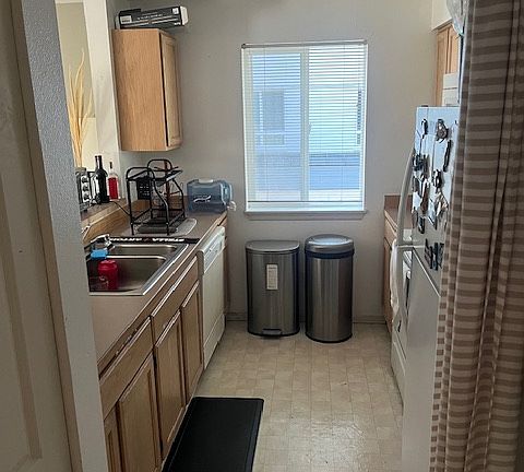 3rd image of 1716B Boylston Ave APT 2A