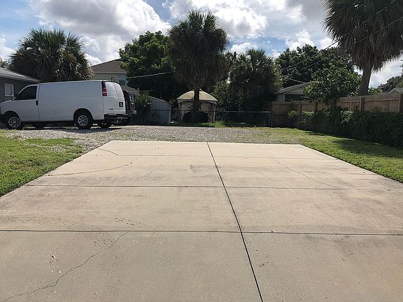 5th image of 511 N Lois Ave